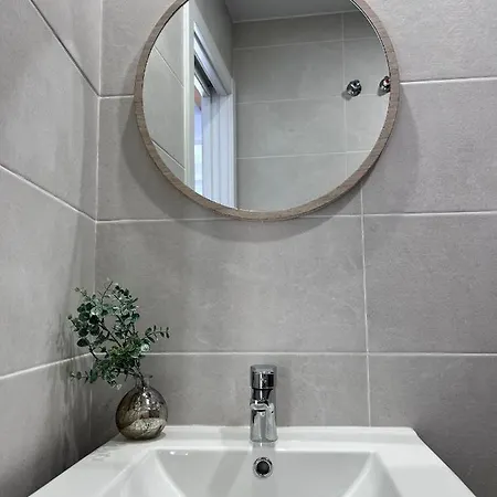 Gatu Premium Flamenca , Preferente Mayores De 25 Anos Y Familias Apartment