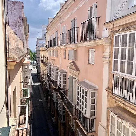 Gatu Premium Flamenca , Preferente Mayores De 25 Anos Y Familias *