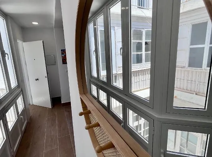 Lejlighed Gatu Premium Flamenca , Preferente Mayores De 25 Anos Y Familias Cádiz