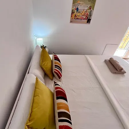 Gatu Premium Flamenca , Preferente Mayores De 25 Anos Y Familias * Cádiz